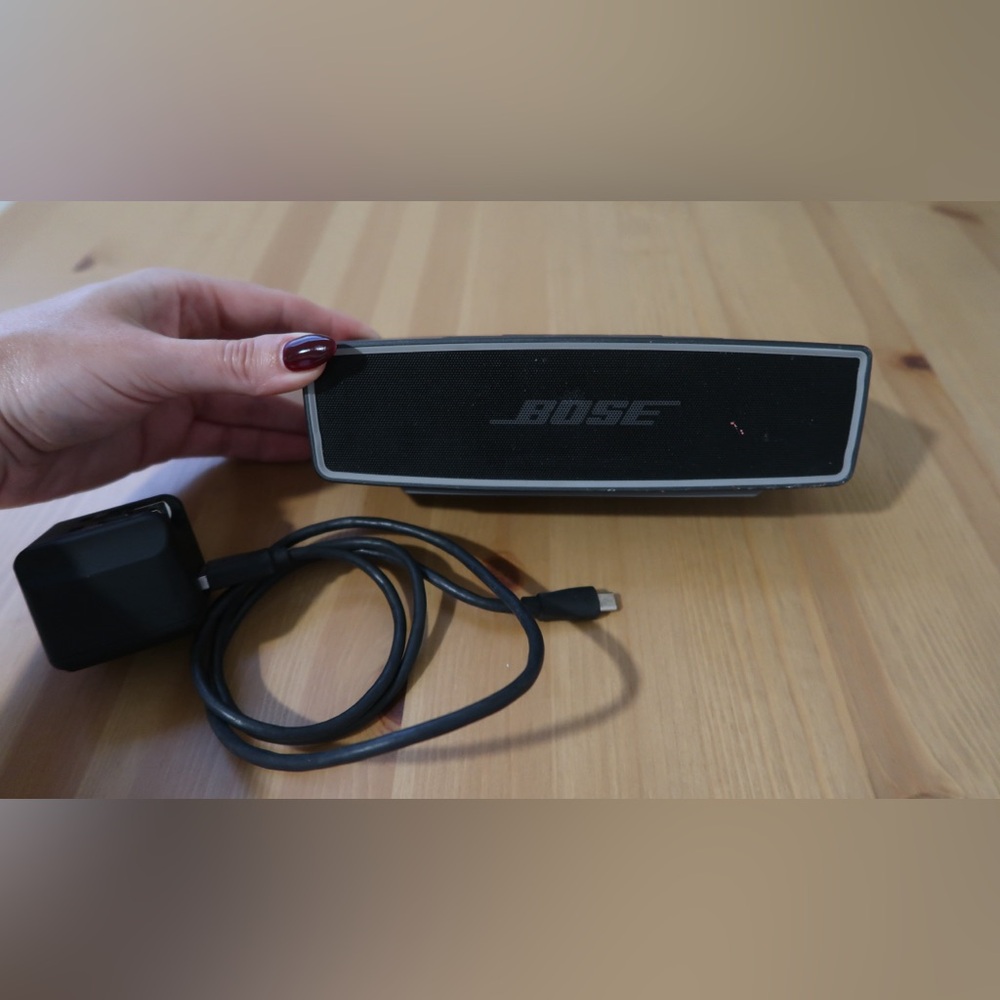 Bose SoundLink Mini II Bluetooth Speaker & Charger